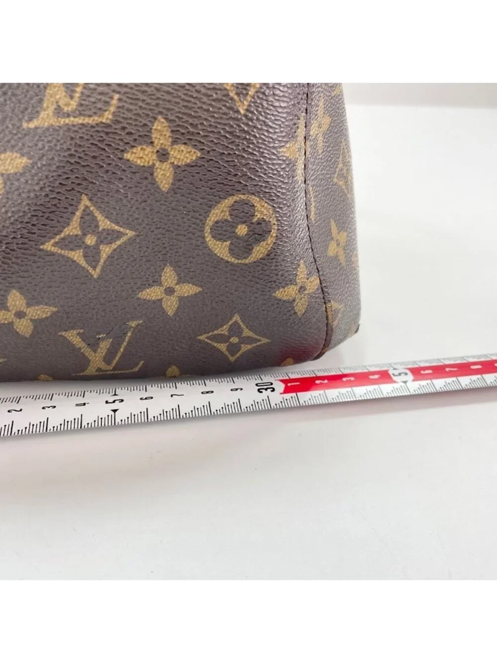 Louis Vuitton Handbag Montaigne MM